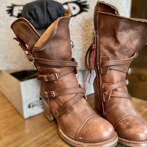 Freebird Cora Boots! Brand New & In Box! Size 8.